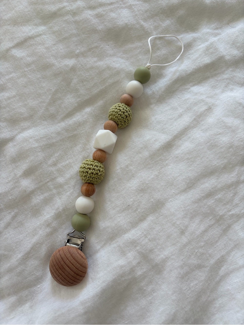 NWOT Olive & White Crochet Bead Pacifier Binky Clip